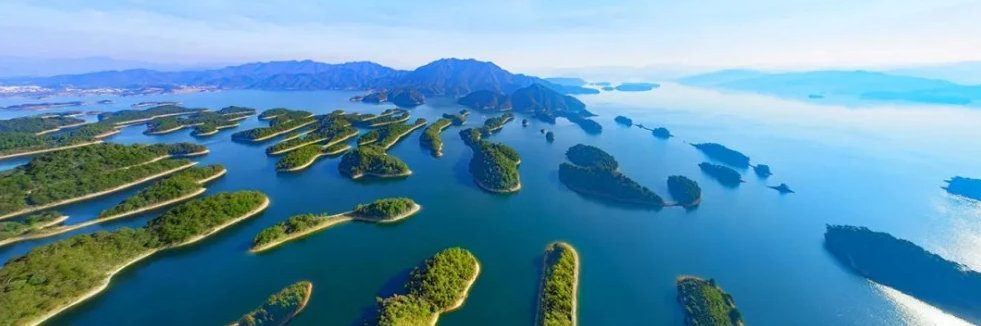 暑期特惠【千岛湖福利团·相约星期四】船游千岛湖中心湖（上岛）-啤酒小镇-梦姑塘氧吧-网红渝人桥-骑龙巷 纯玩2日游